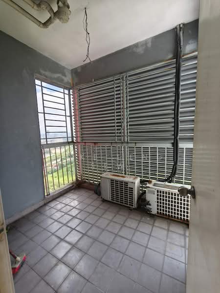 Servis Apartment untuk Dijual di Koi Kinrara - Yoke Leng Sew - Balcony - PropertyGuru.com.my