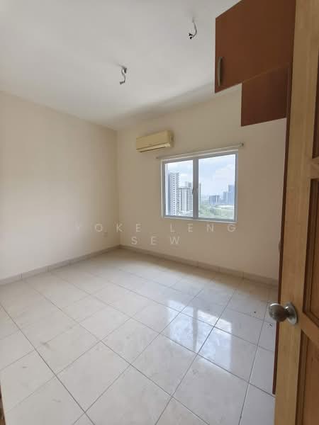 Servis Apartment untuk Dijual di Koi Kinrara - Yoke Leng Sew - Bedroom - PropertyGuru.com.my