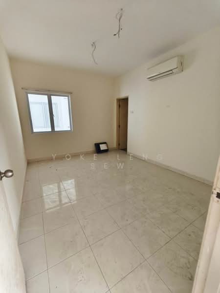 Servis Apartment untuk Dijual di Koi Kinrara - Yoke Leng Sew - Bedroom - PropertyGuru.com.my