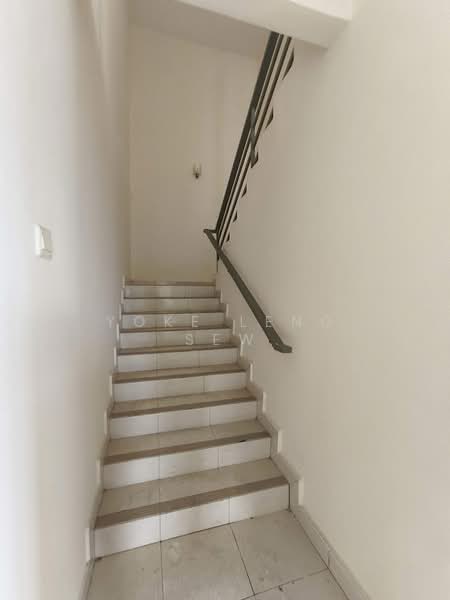 Servis Apartment untuk Dijual di Koi Kinrara - Yoke Leng Sew - Corridor - PropertyGuru.com.my
