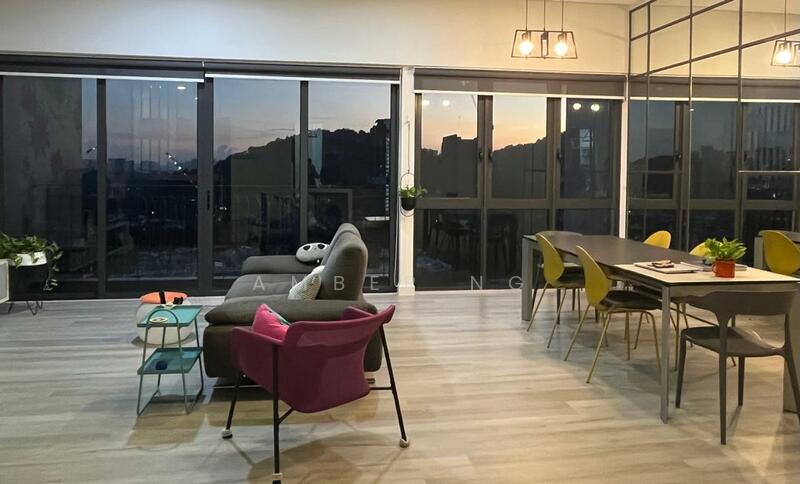 Kondominium untuk Dijual di 16 Quartz Sky Villa - Amber Ng - Living Room - PropertyGuru.com.my