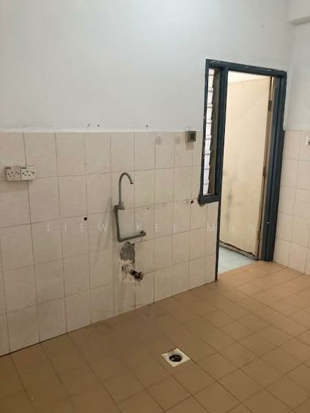 Apartment for Sale at Puchong Permata 3 - Liew Kee Mun - Kitchen - PropertyGuru.com.my
