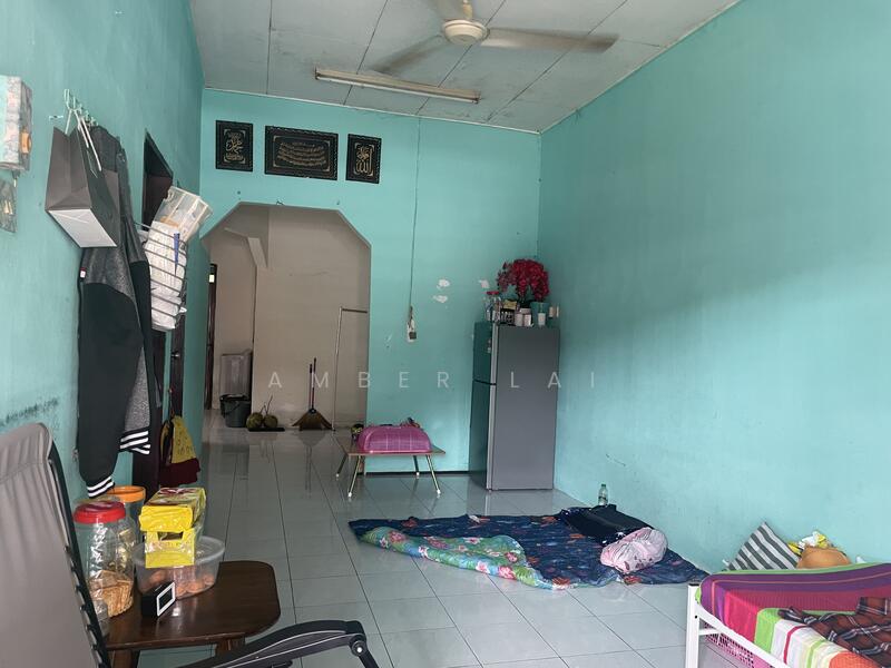 1-storey Terraced House for Sale in Tanjung Malim (Perak) - Amber Lai - Living Room - PropertyGuru.com.my