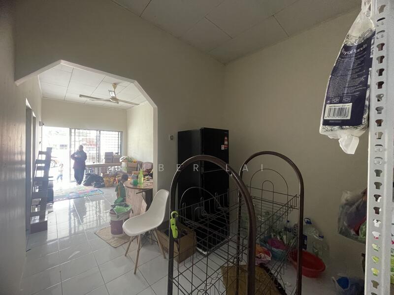 1-storey Terraced House for Sale in Tanjung Malim (Perak) - Amber Lai - Kitchen - PropertyGuru.com.my