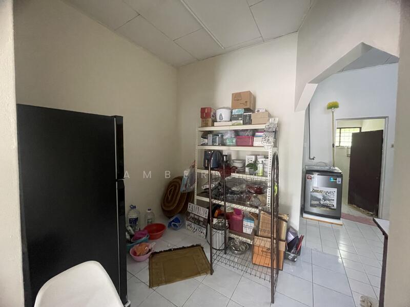1-storey Terraced House for Sale in Tanjung Malim (Perak) - Amber Lai - Kitchen - PropertyGuru.com.my