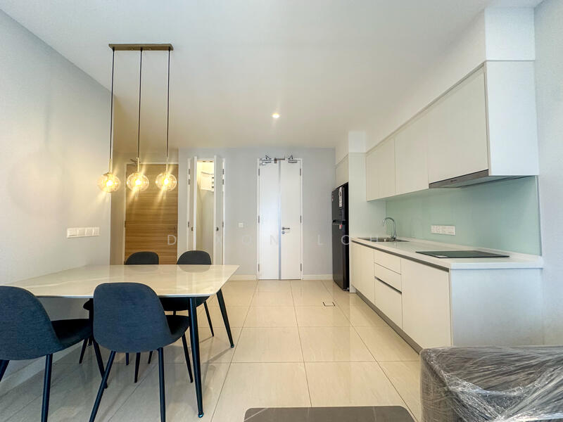 Kitchen & Dining Area