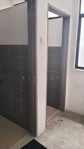 Kedai / Pejabat untuk Disewa di Johor Bahru (Johor) - Alexius Lim - Bathroom - PropertyGuru.com.my