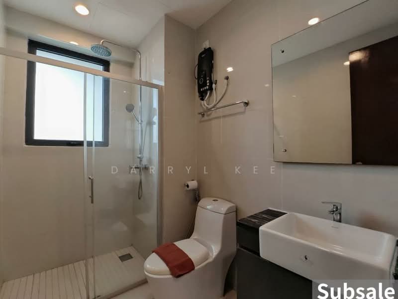 Condominium for Sale at Amberside @ Country Garden Danga Bay - Darryl Kee - Bathroom - PropertyGuru.com.my