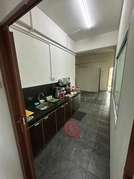 FIRST FLOOR SHOP at Bandar Bukit Tinggi 1 Klang untuk Untuk Disewa - RM 2,500 /bulan, Mac 2026 - Kitchen - PropertyGuru.com.my