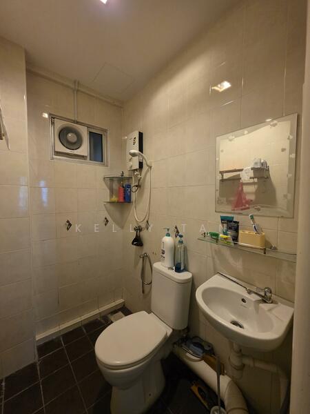 Untuk Disewa - Sri Kristal