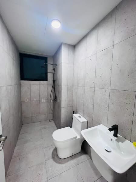 Condominium for Sale at EdgeWood Residences @ SkySanctuary - Daniel Chin - Bathroom - PropertyGuru.com.my
