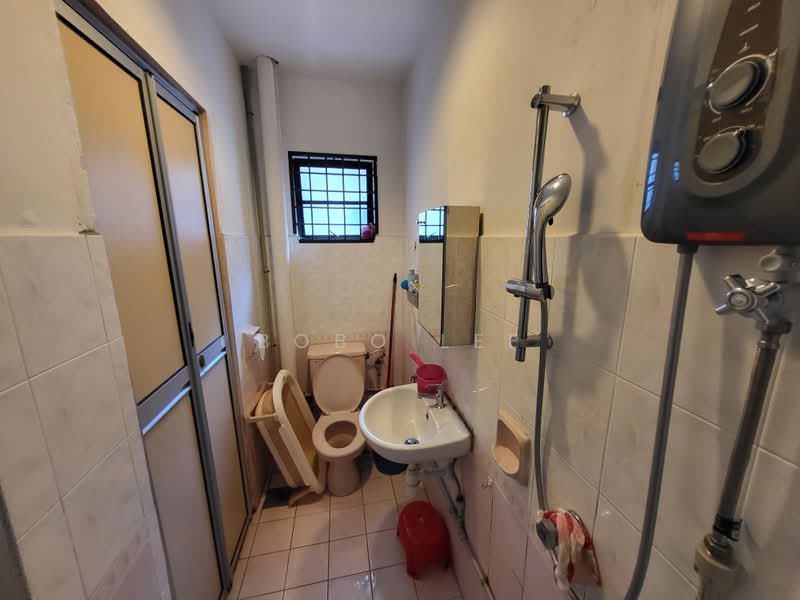 Rumah Bandar untuk Dijual di Jalan Klang Lama (Old Klang Road) (Kuala Lumpur) - Bobo Lee - Bathroom - PropertyGuru.com.my