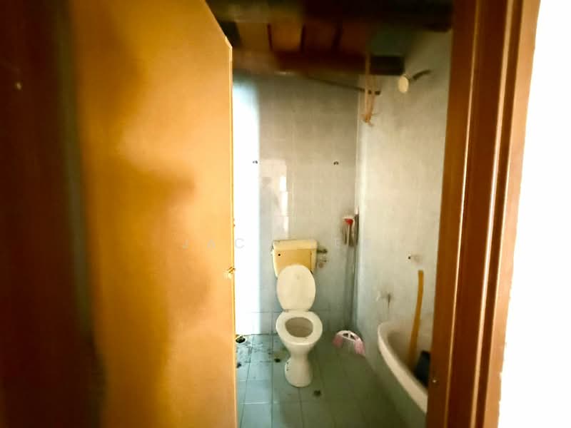 Pejabat untuk Dijual di Jalan Tengku Bandar taman Aur (Pelabuhan Klang) - Jack Lew - Bathroom - PropertyGuru.com.my