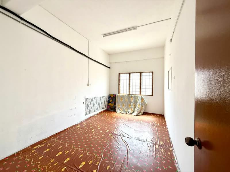Pejabat untuk Dijual di Jalan Tengku Bandar taman Aur (Pelabuhan Klang) - Jack Lew - Bedroom - PropertyGuru.com.my