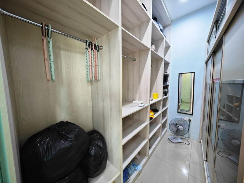 Walk In Closet