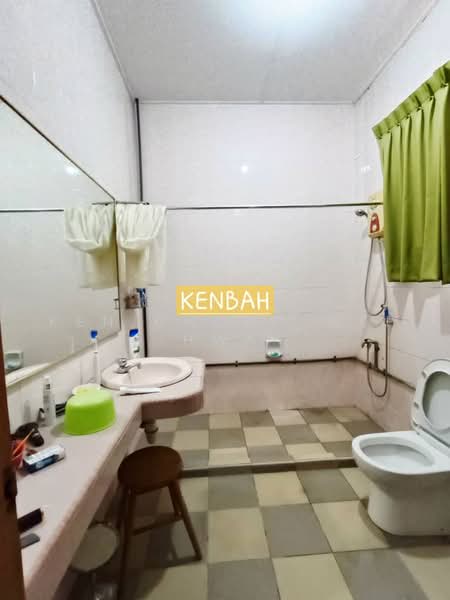 Rumah Berkembar untuk Dijual di Donggongon (Penampang) - KEN CHONG WEI HWA - Bathroom - PropertyGuru.com.my