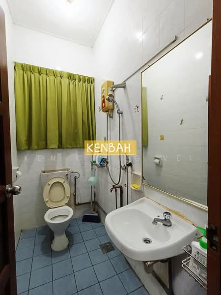 Rumah Berkembar untuk Dijual di Donggongon (Penampang) - KEN CHONG WEI HWA - Bathroom - PropertyGuru.com.my