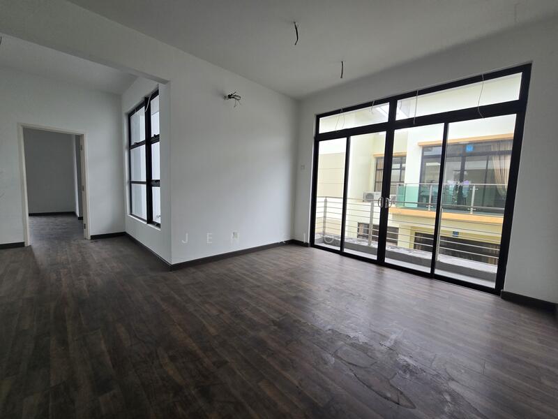 Semi-Detached House for Sale in Taman Desa Tebrau (Tebrau) - Jen Kiok - Living Room - PropertyGuru.com.my