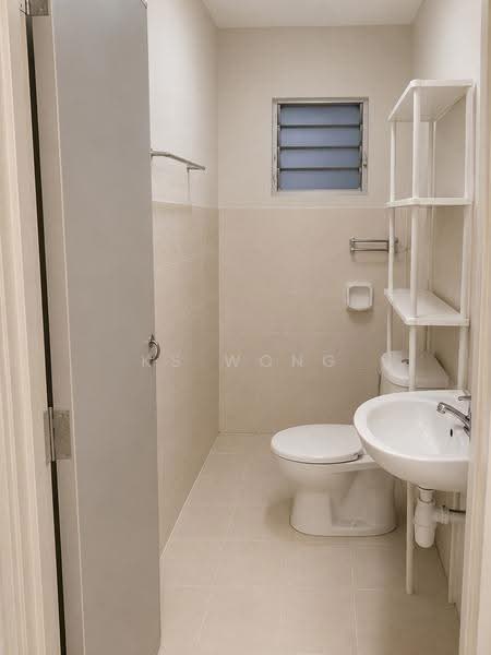 Pangsapuri untuk Dijual di Baiduri Court Apartment - KS Wong - Bathroom - PropertyGuru.com.my