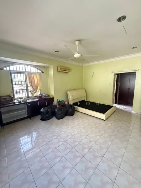 Semi-Detached House for Sale in Shah Alam (Selangor) - Lim Jeon - Bedroom - PropertyGuru.com.my