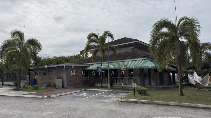 Rumah Teres 2 Tingkat untuk Dijual di Laman Glenmarie (Shah Alam) - Zakir Anwar Bin Mustafa - Surau Laman Glenmarie - PropertyGuru.com.my