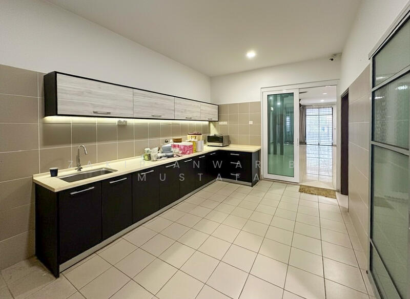 Rumah Teres 2 Tingkat untuk Dijual di Laman Glenmarie (Shah Alam) - Zakir Anwar Bin Mustafa - Kitchen - PropertyGuru.com.my