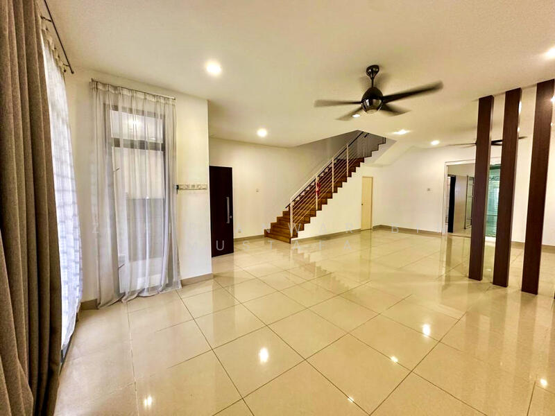 Rumah Teres 2 Tingkat untuk Dijual di Laman Glenmarie (Shah Alam) - Zakir Anwar Bin Mustafa - Living Hall - PropertyGuru.com.my