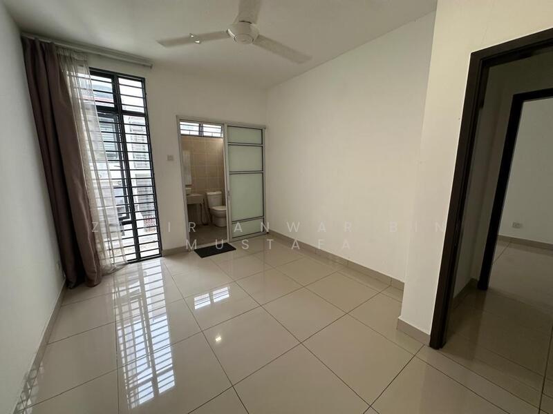 Rumah Teres 2 Tingkat untuk Dijual di Laman Glenmarie (Shah Alam) - Zakir Anwar Bin Mustafa - 3rd Bedroom - PropertyGuru.com.my