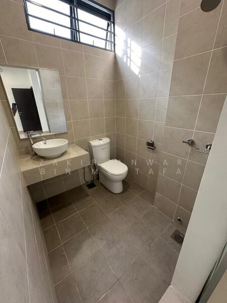 Rumah Teres 2 Tingkat untuk Dijual di Laman Glenmarie (Shah Alam) - Zakir Anwar Bin Mustafa - 3rd Bathroom - PropertyGuru.com.my