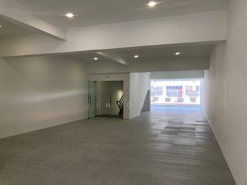 Shop / Office for Rent in Seri Kembangan (Selangor) - Jin Ooi - Entrance - PropertyGuru.com.my