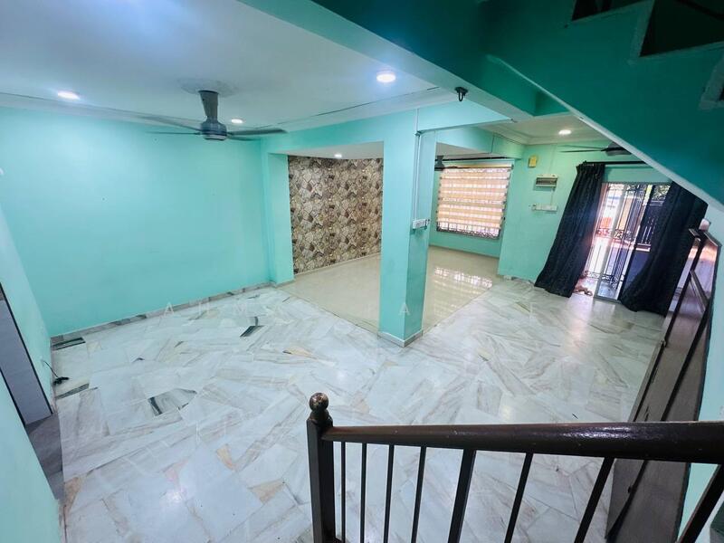 2-storey Terraced House for Sale in Bandar Baru Bangi (Selangor) - Ahmad Fadlee - Living Room - PropertyGuru.com.my