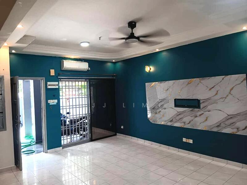 Taman Bukit Indah @ 2 storeys house untuk Untuk Dijual - RM 699,000, Feb 2026 - Living Room - PropertyGuru.com.my