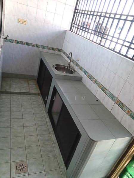 Taman Bukit Indah @ 2 storeys house untuk Untuk Dijual - RM 699,000, Feb 2026 - Kitchen - PropertyGuru.com.my