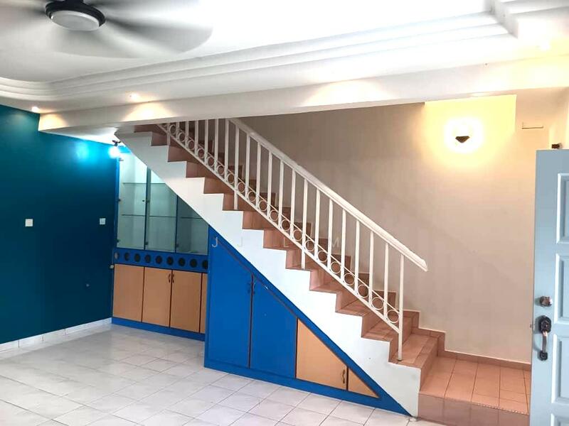 Taman Bukit Indah @ 2 storeys house untuk Untuk Dijual - RM 699,000, Feb 2026 - Living Room - PropertyGuru.com.my