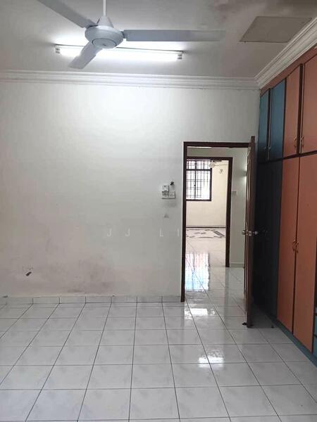 Taman Bukit Indah @ 2 storeys house untuk Untuk Dijual - RM 699,000, Feb 2026 - Bedroom - PropertyGuru.com.my