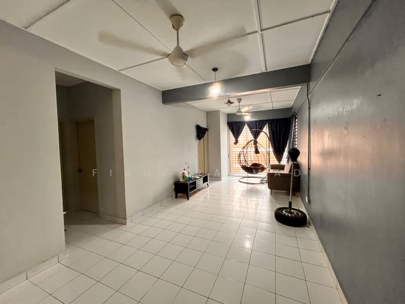 Apartment for Sale at Alam Budiman (Sri Budiman) - Firuz Rahmad - Living Room - PropertyGuru.com.my