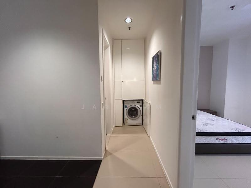 Kediaman Servis untuk Dijual di Arcoris SOHO - Jane Lim - Corridor - PropertyGuru.com.my