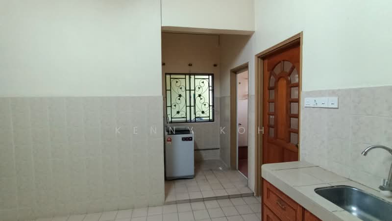 2.5-storey Terraced House for Sale in BANDAR PUCHONG JAYA (Puchong) - Kenny Koh - Kitchen - PropertyGuru.com.my