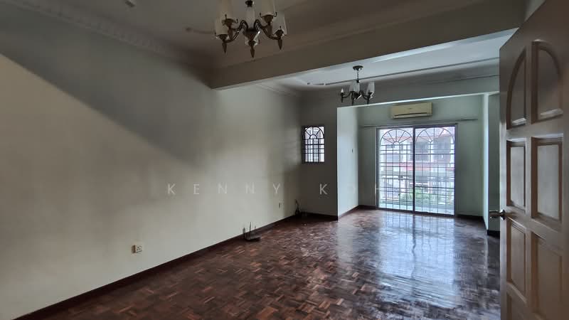 2.5-storey Terraced House for Sale in BANDAR PUCHONG JAYA (Puchong) - Kenny Koh - Living Room - PropertyGuru.com.my