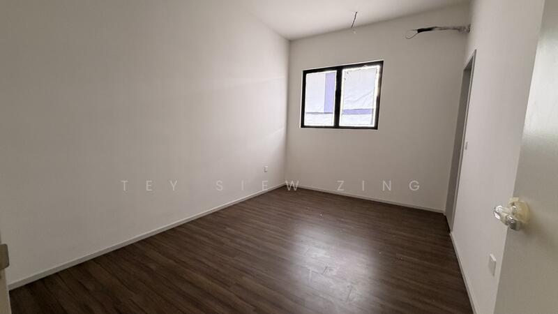 Rumah Teres untuk Dijual di Taman Bukit Serdang (Seri Kembangan) - Tey Siew Zing - Bedroom - PropertyGuru.com.my