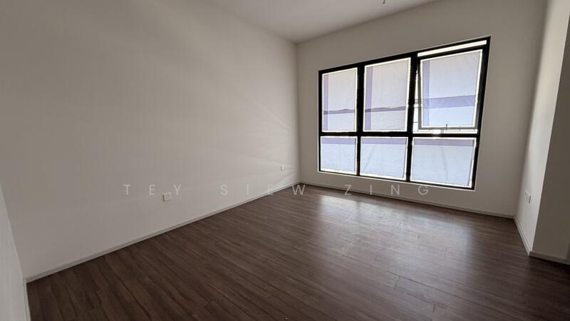 Rumah Teres untuk Dijual di Taman Bukit Serdang (Seri Kembangan) - Tey Siew Zing - Bedroom - PropertyGuru.com.my