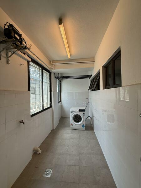 Untuk Disewa - Sri Wangsaria