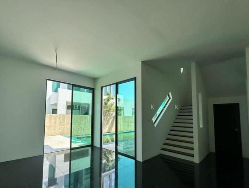 Rumah Banglo untuk Dijual di Taman BDC (Kuching) - Sherene Kok - Living Room - PropertyGuru.com.my