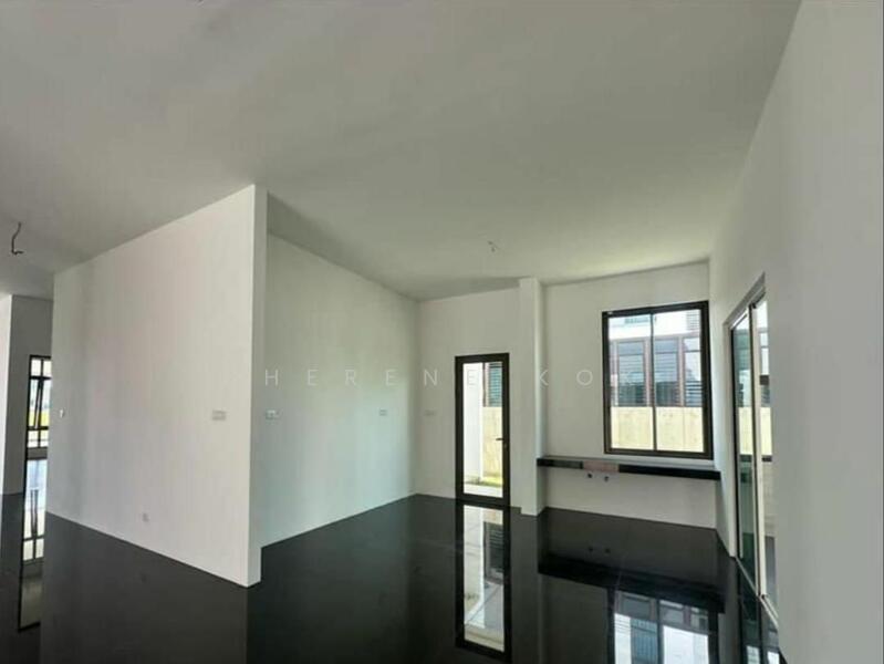 Rumah Banglo untuk Dijual di Taman BDC (Kuching) - Sherene Kok - Living Room - PropertyGuru.com.my
