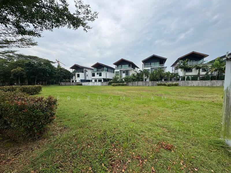 For Sale - Bungalow @ Senibong Cove