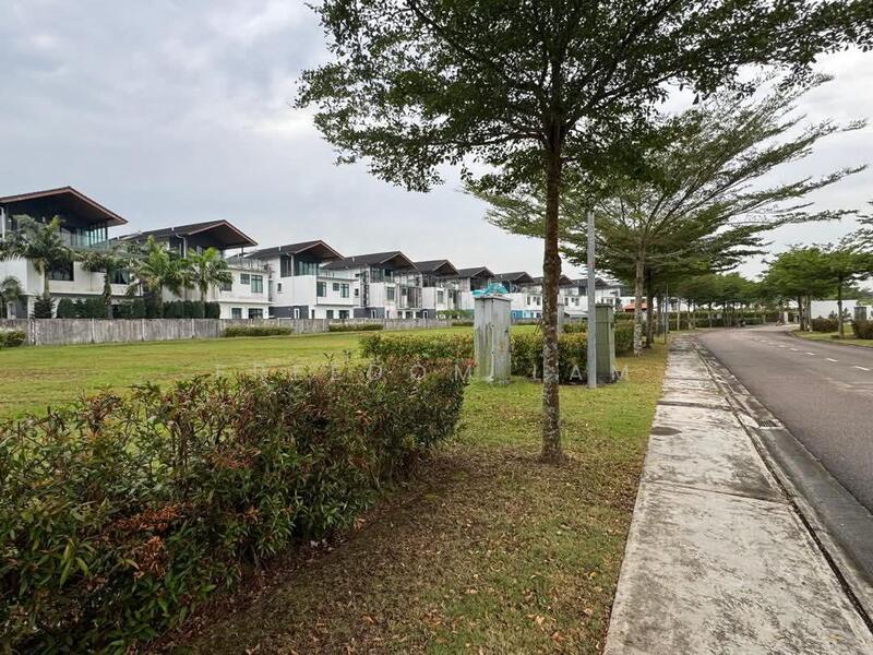 For Sale - Bungalow @ Senibong Cove
