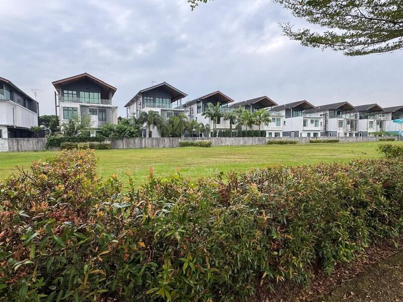 For Sale - Bungalow @ Senibong Cove