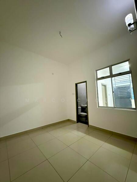 Rumah Teres 2 Tingkat untuk Dijual di Bandar Putra (Kulai) - Marco Choo - Bathroom - PropertyGuru.com.my