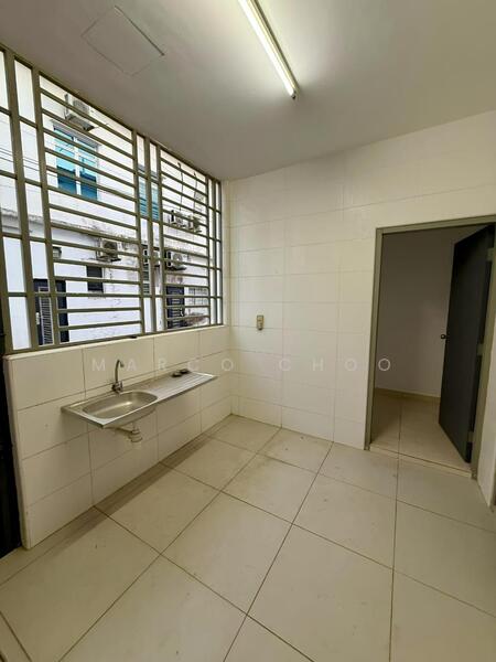 Rumah Teres 2 Tingkat untuk Dijual di Bandar Putra (Kulai) - Marco Choo - Kitchen - PropertyGuru.com.my