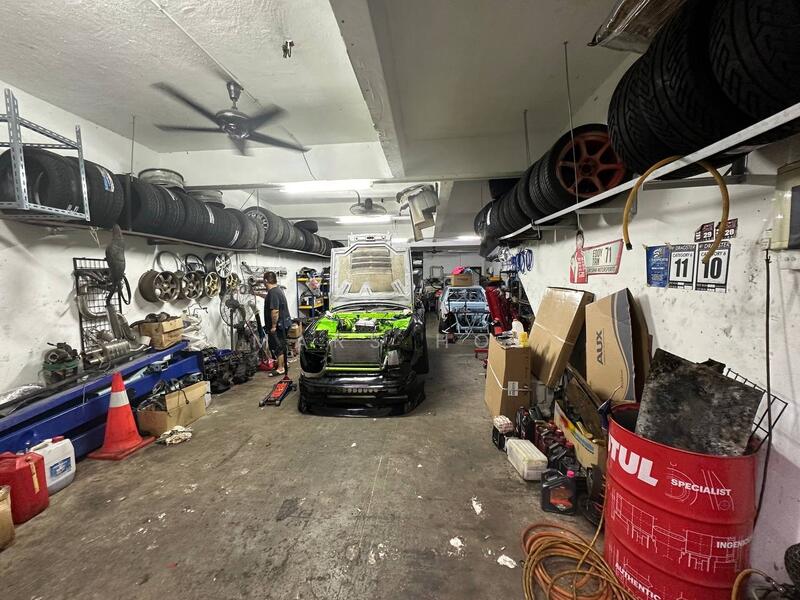Garage